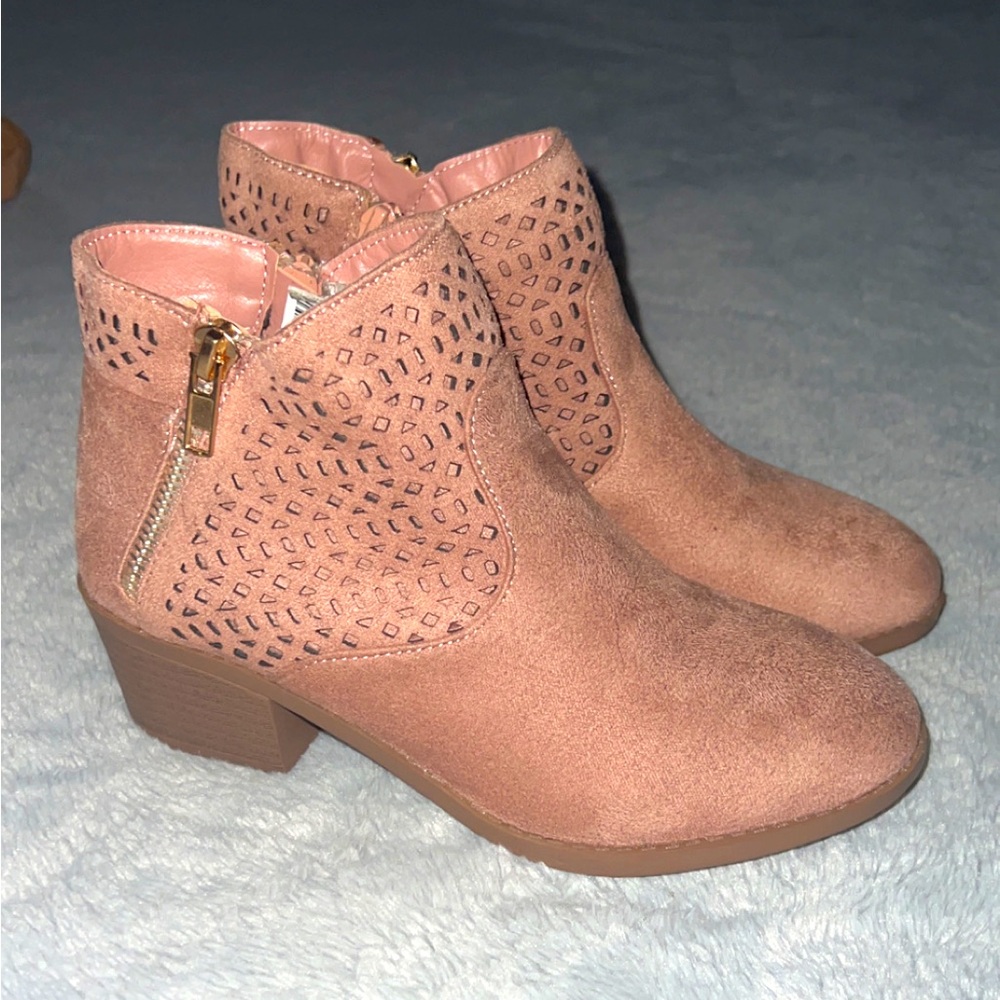 BRAND NEW heeled booties